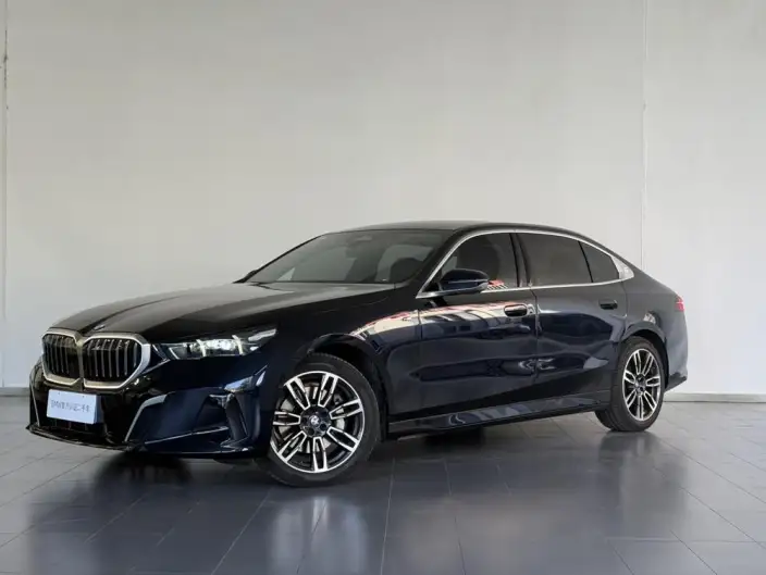 BMW 5 Series 2024 Model 530Li Leading Model M Sports Set – фото 1