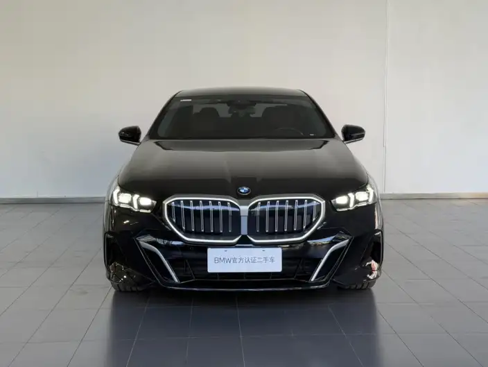 BMW 5 Series 2024 Model 530Li Leading Model M Sports Set – фото 2