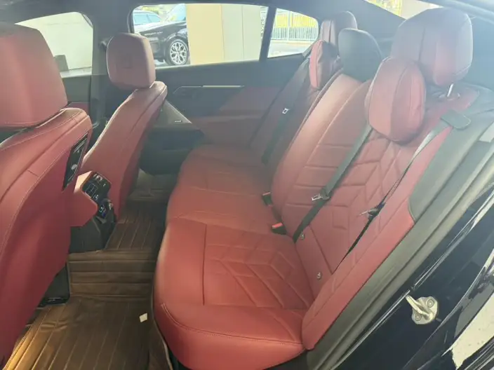 BMW 5 Series 2024 Model 530Li Leading Model M Sports Set – фото 10