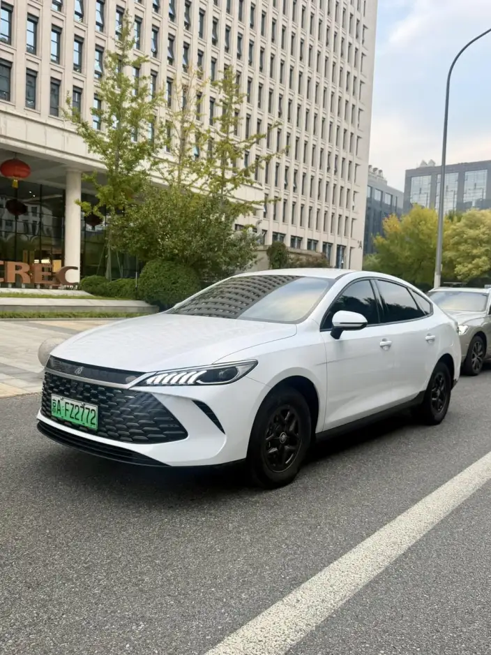 BYD Qin PLUS DM 2026 Model DM-i 128KM Enterprising Model – фото 1