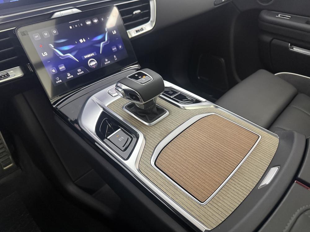HONGQI E-HS9 2022 690km Flagship Edition 6-Seater – фото 13