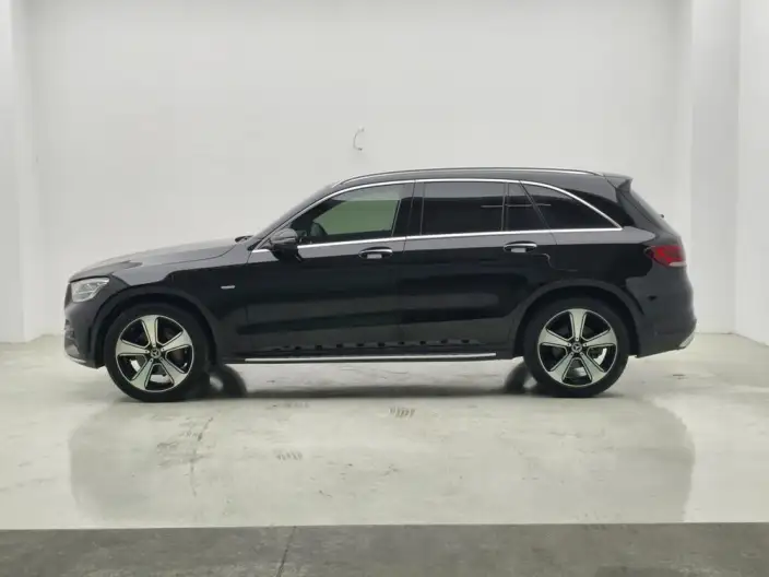 Mercedes-Benz GLC 2022 Model Facelift GLC 300 L 4MATIC Dynamic Model Collector Edition – фото 4