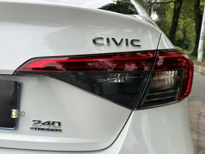Honda Civic 2023 Model 240TURBO CVT Momentum Edition – фото 8