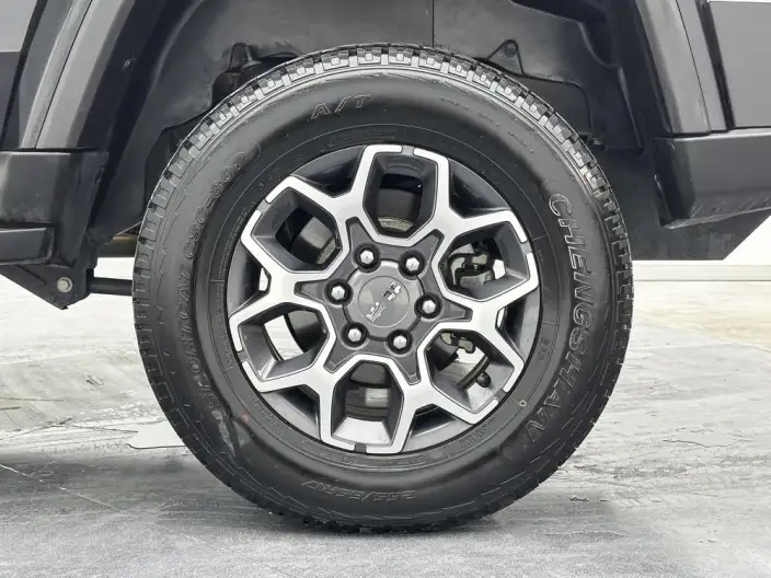 BAIC BJ40 2024 Model 2.0T Automatic 4WD Tribute to the 2020 Honor Edition – фото 9