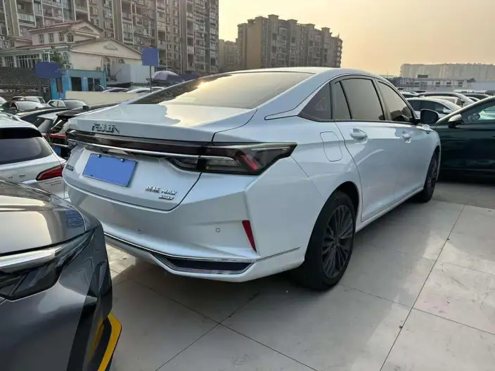 Yixuan Max 2023 Model 1.5T Super Fantasy Tide Dad Edition – фото 4