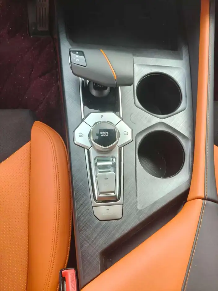 Changan UNI-V 2023 Model 1.5T Sports Edition – фото 9