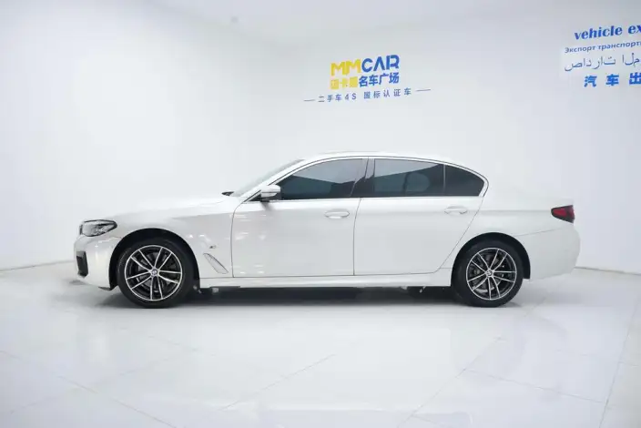 BMW 5 Series 2022 Model Facelift II 525Li M Sports Set – фото 3