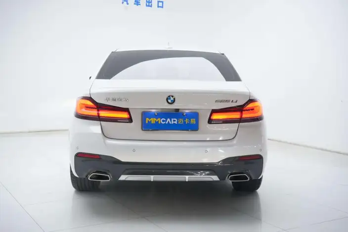 BMW 5 Series 2022 Model Facelift II 525Li M Sports Set – фото 4