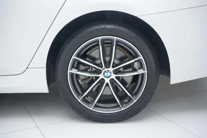 BMW 5 Series 2022 Model Facelift II 525Li M Sports Set – фото 6