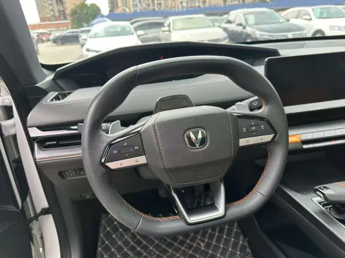 Changan UNI-V 2022 Model 1.5T Noble Model – фото 9