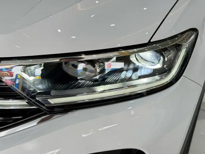 Volkswagen T-Roc 2024 Model 300TSI DSG Chenguang Edition – фото 8