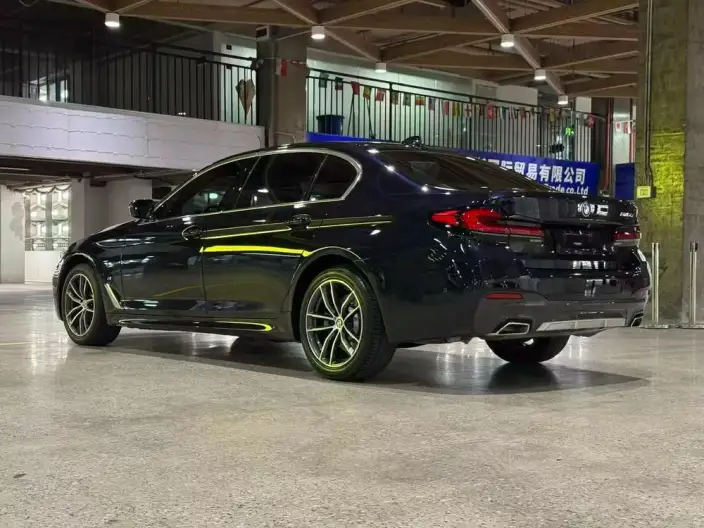 BMW 5 Series 2022 Model Facelift 525Li M Sports Set – фото 4