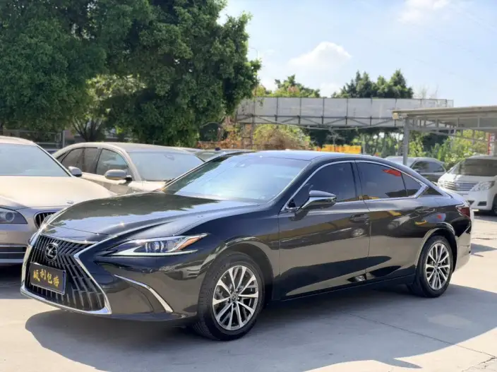 Lexus ES 2021 Model 200 Superior Edition