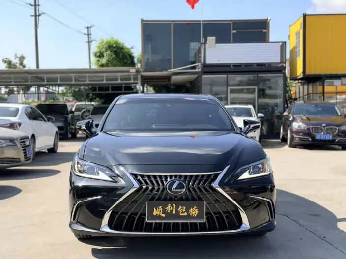 Lexus ES 2021 Model 200 Superior Edition