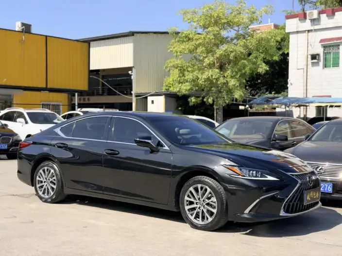 Lexus ES 2021 Model 200 Superior Edition