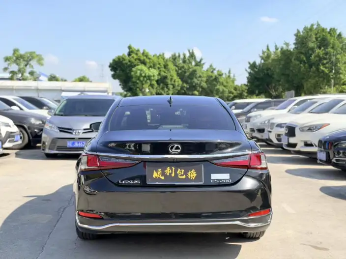 Lexus ES 2021 Model 200 Superior Edition – фото 6