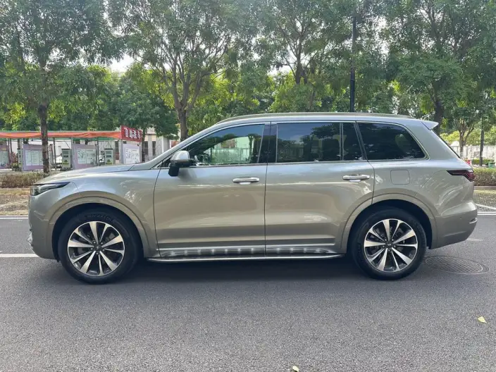 Li Auto ONE 2021 Model Extended Range 6 seat Edition – фото 4