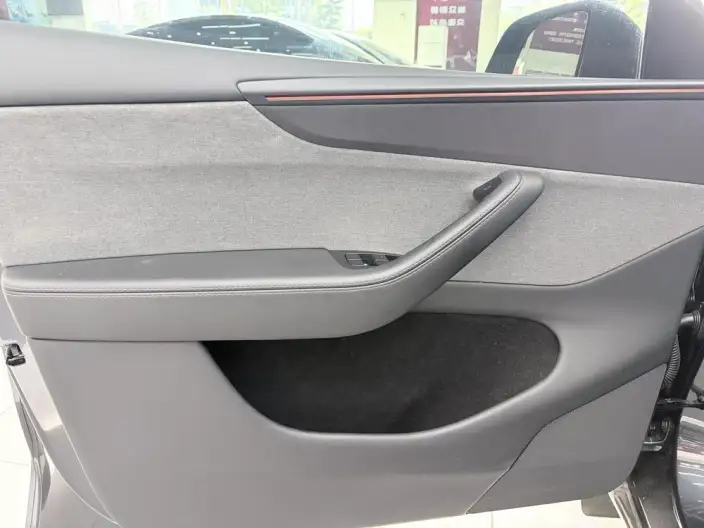 Model Y 2025 Model Rear-wheel drive version – фото 10