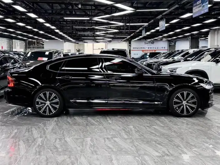 Volvo S90 2024 Model B5 Smart Elegance Deluxe Edition