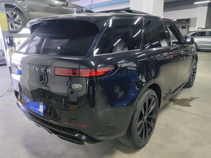 Range Rover Sport 2023 Model 3.0 L6 First Edition Edition