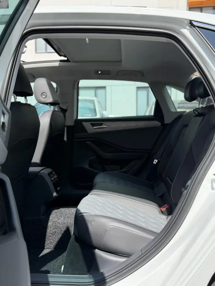 Volkswagen Sagitar 2025 Model 300TSI DSG Beyond Edition – фото 9
