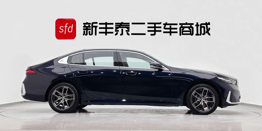 BMW 5 Series 2024 530Li Leader Luxury Package – фото 7
