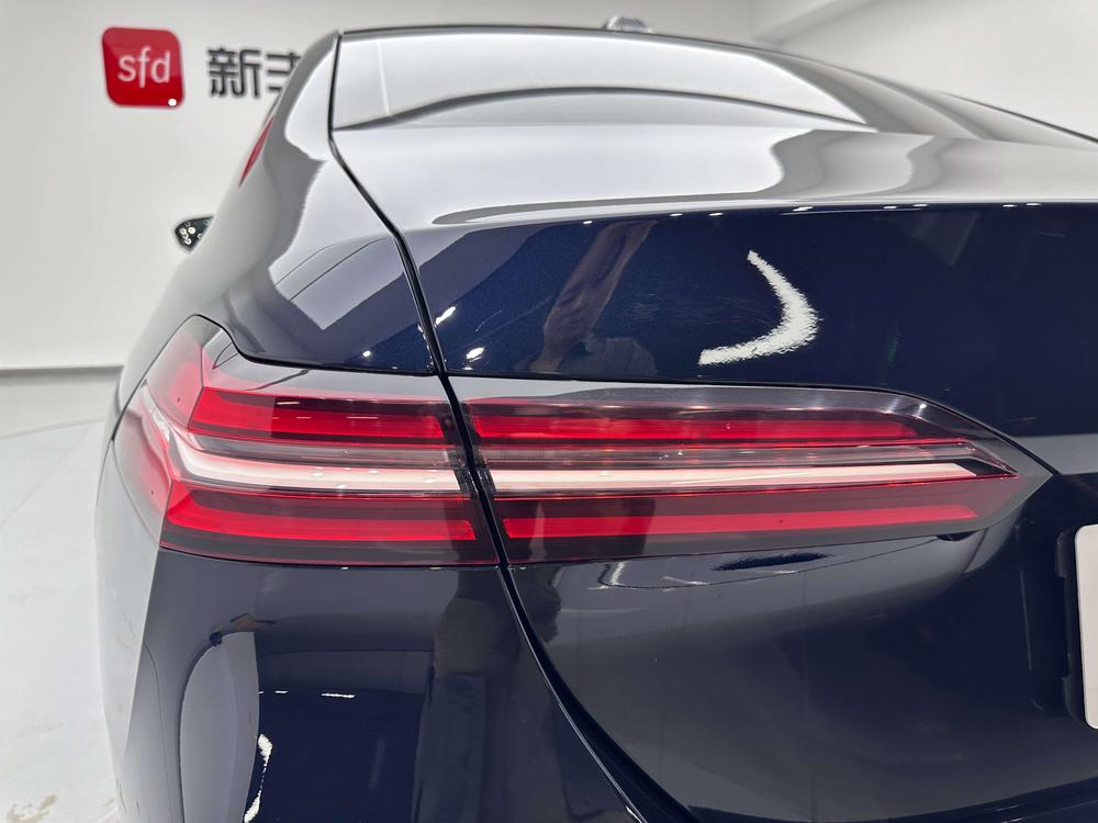 BMW 5 Series 2024 530Li Leader Luxury Package – фото 10