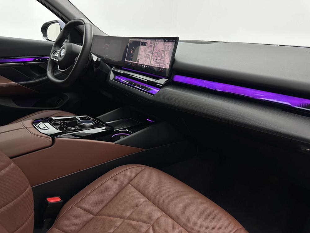 BMW 5 Series 2024 530Li Leader Luxury Package – фото 12
