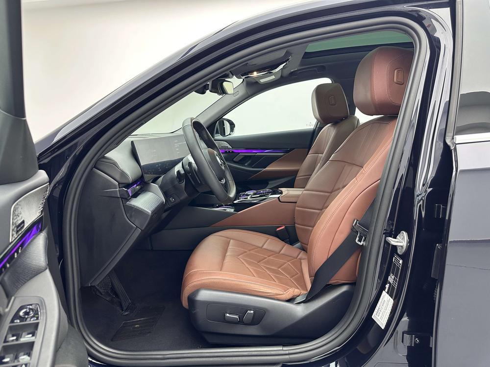 BMW 5 Series 2024 530Li Leader Luxury Package – фото 29