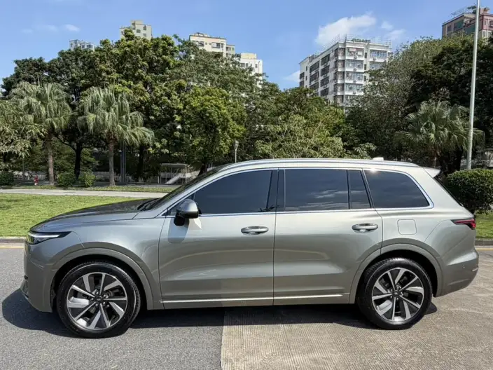 Li Auto ONE 2021 Model Extended Range 6 seat Edition – фото 4