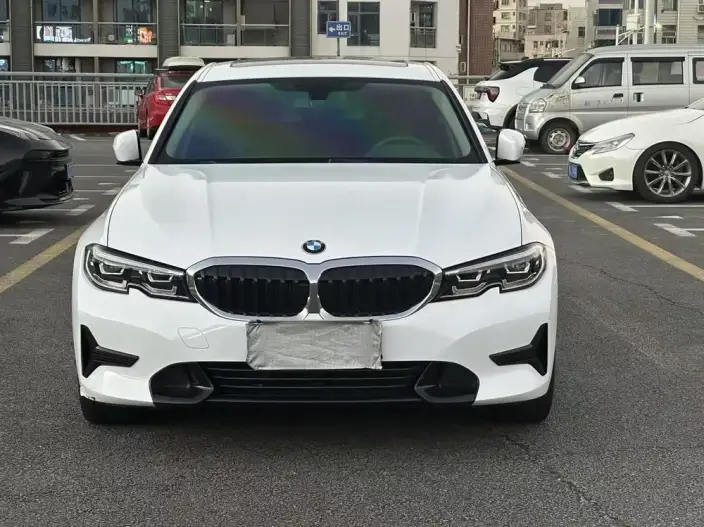 BMW 3 Series 2022 Model 320i Sports Set – фото 2