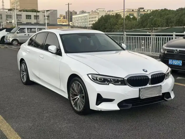 BMW 3 Series 2022 Model 320i Sports Set – фото 3