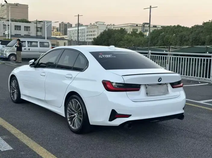 BMW 3 Series 2022 Model 320i Sports Set – фото 4