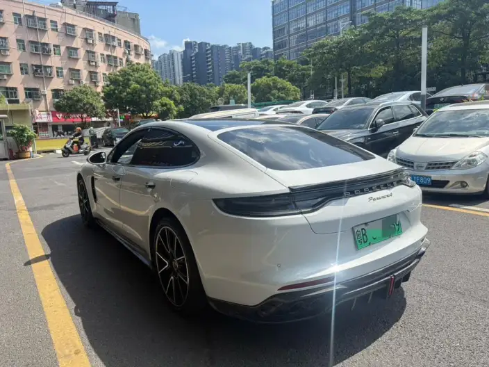 Panamera E-Hybrid 2022 Model Panamera 4 E-Hybrid Platinum edition 2.9T – фото 4