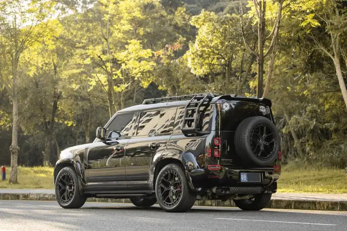 Land Rover Defender 2023 Model 110 3.0T P400 X-Dynamic HSE