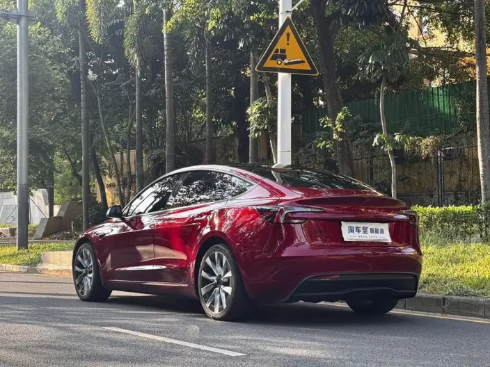 Model 3 2025 Model Long Battery Life Pro All-wheel drive version – фото 4
