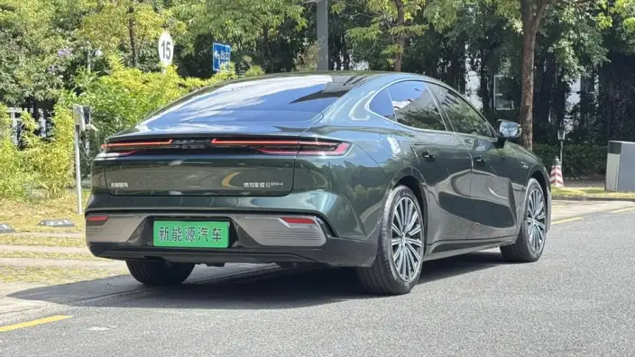 Geely Galaxy E8 PHEV 2025 Model 130km EM-i Ultimate Edition – фото 7