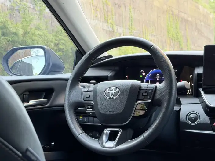 Toyota Camry 2024 Model Hybrid 2.0HGVP Deluxe Edition – фото 10