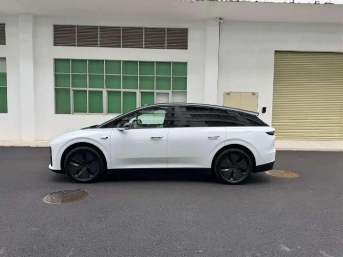 Li Auto i6 2025 Model 2WD Standard Edition