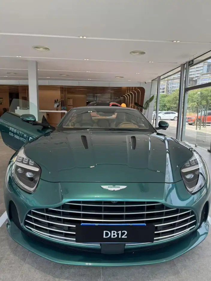 Aston Martin DB12 2024 Model 4.0T V8 Coupe – фото 2