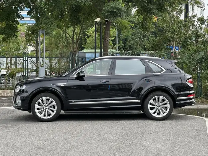 Bentayga 2022 Model 4.0T V8 – фото 4