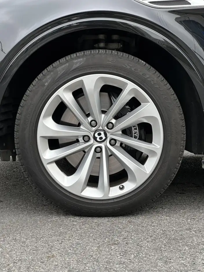 Bentayga 2022 Model 4.0T V8 – фото 8