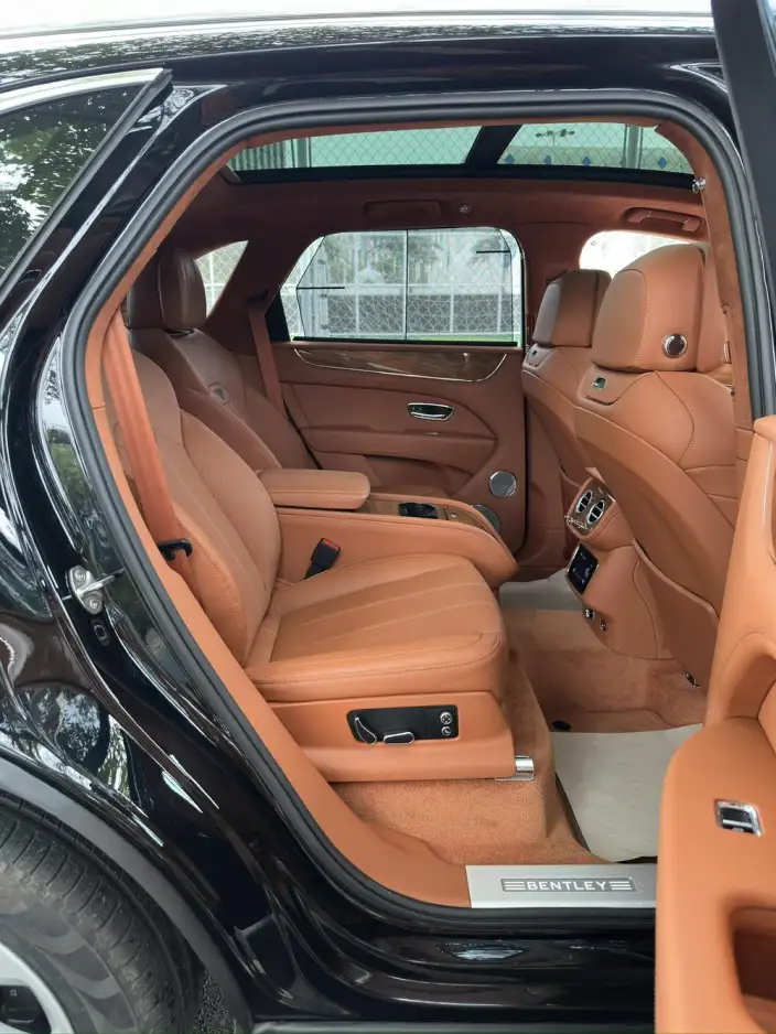 Bentayga 2022 Model 4.0T V8 – фото 9
