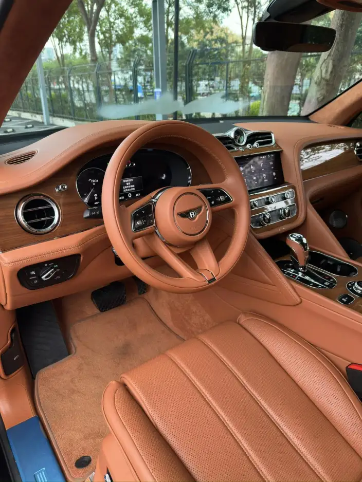Bentayga 2022 Model 4.0T V8 – фото 10