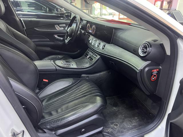Mercedes-Benz CLS Модель 2018 года CLS 300 Luxury – фото 21