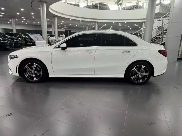 Mercedes-Benz A-class 2022 Model A 200 L Sports sedan Fashion Edition