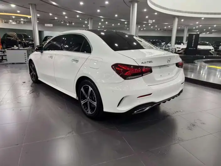 Mercedes-Benz A-class 2022 Model A 200 L Sports sedan Fashion Edition – фото 5