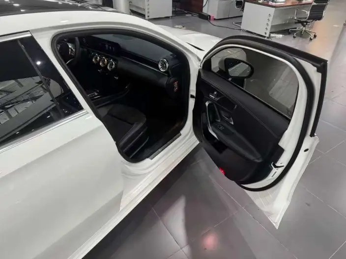 Mercedes-Benz A-class 2022 Model A 200 L Sports sedan Fashion Edition – фото 9