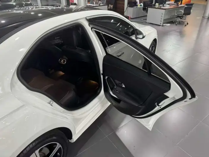 Mercedes-Benz A-class 2022 Model A 200 L Sports sedan Fashion Edition – фото 10