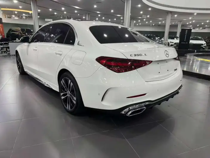 Mercedes-Benz C-Class PHEV 2024 Model C 350 eL – фото 5